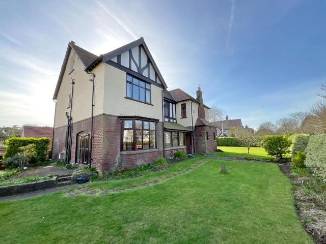4 bed house for sale