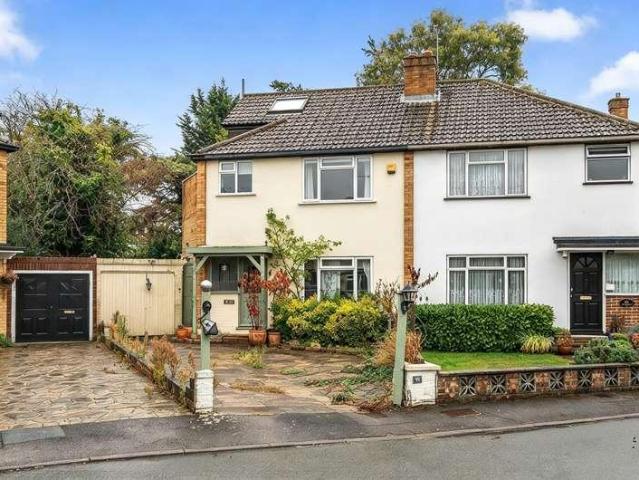 4 bed house for sale