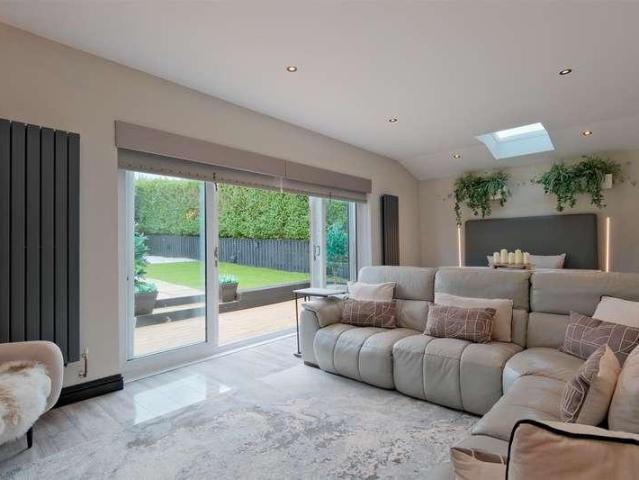 4 bed house for sale