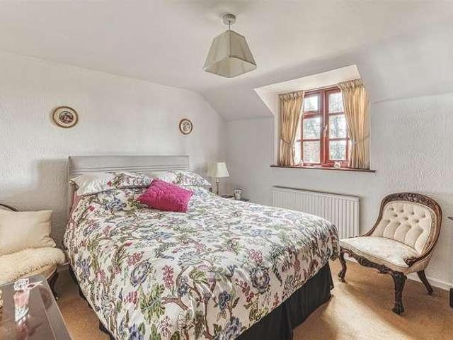 4 bed house for sale