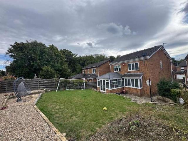 4 bed house for sale