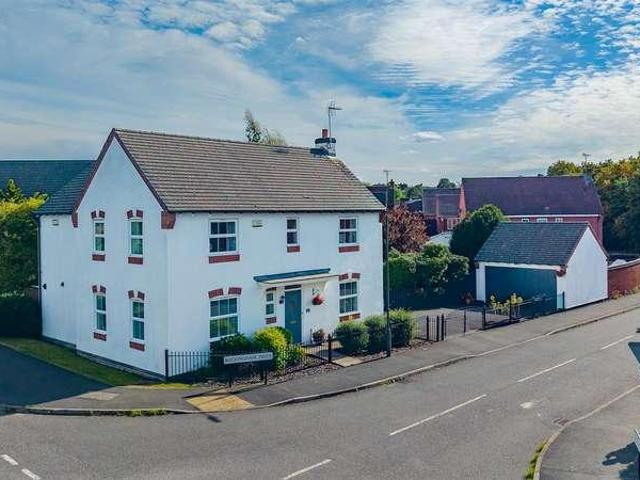 4 bed house for sale