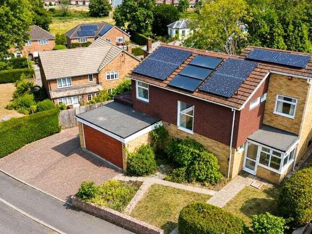 4 bed house for sale