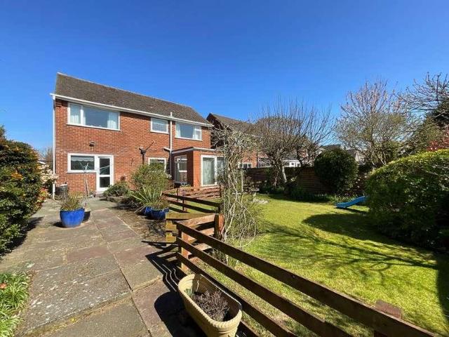 4 bed house for sale
