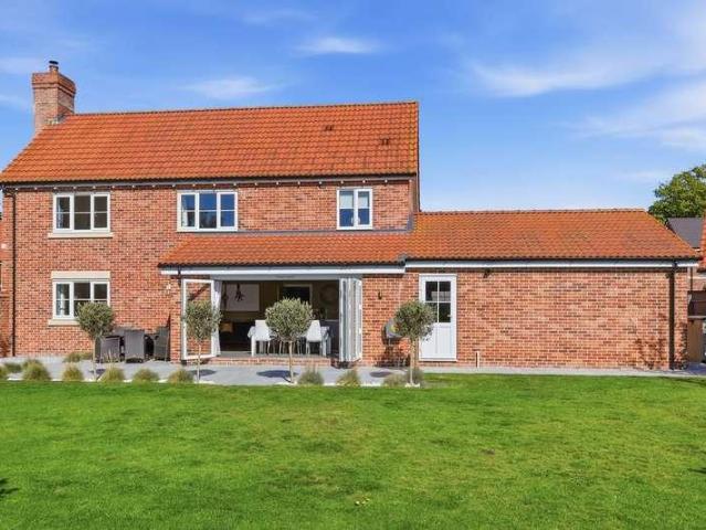 4 bed house for sale