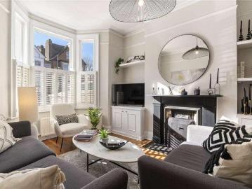 4 bed house for sale