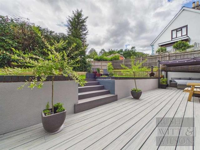 4 bed house for sale