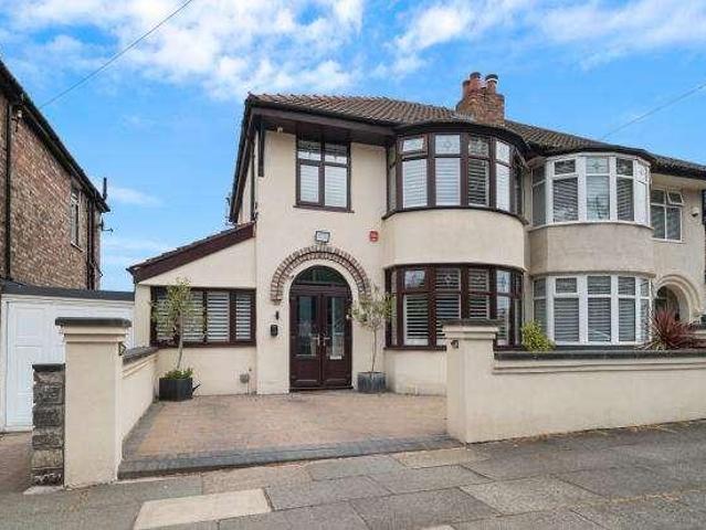4 bed house for sale