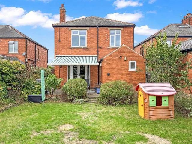 4 bed house for sale