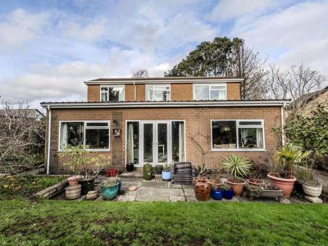 4 bed house for sale