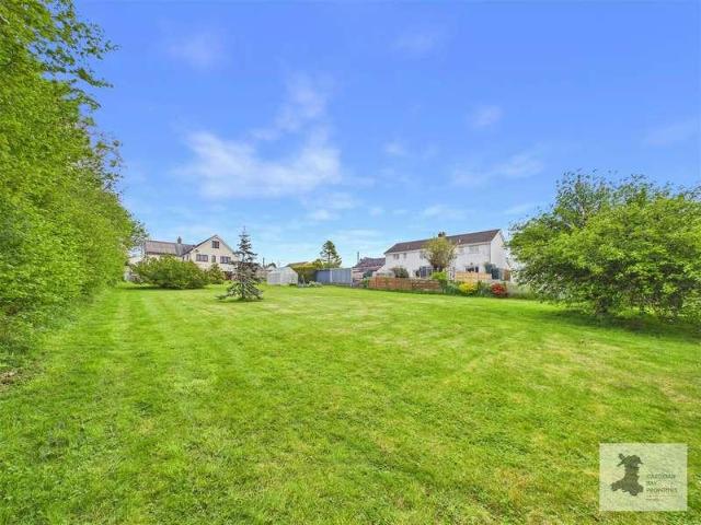 4 bed house for sale