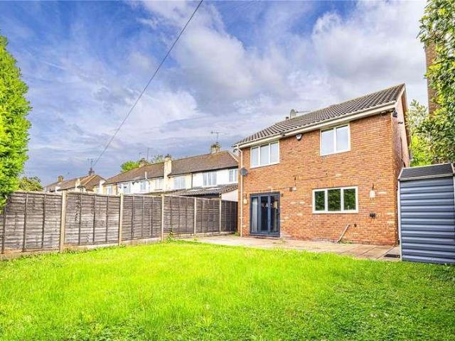 4 bed house for sale
