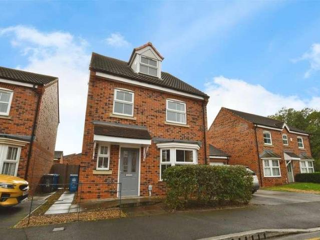 4 bed house for sale