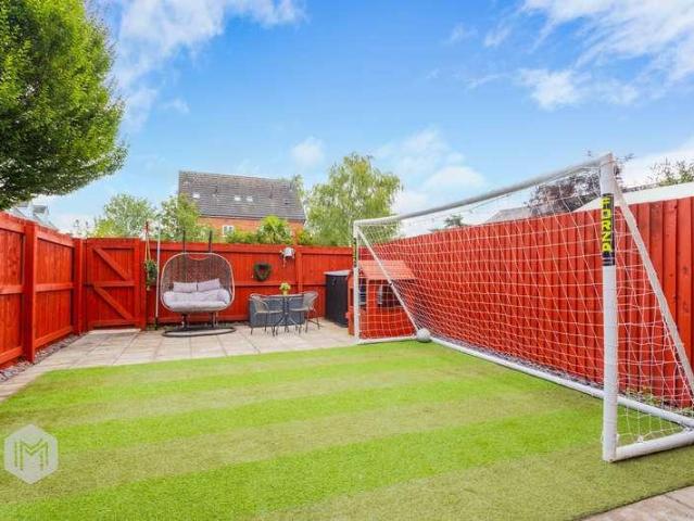 4 bed house for sale