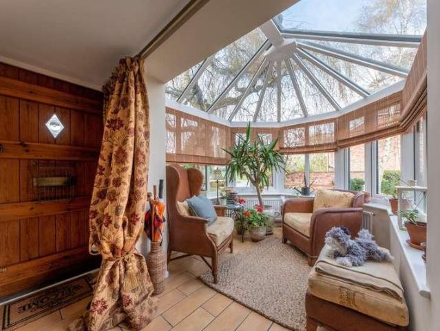 4 bed house for sale