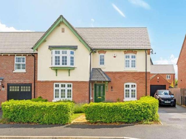4 bed house for sale