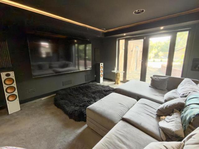 4 bed house for sale