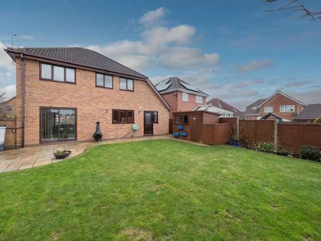 4 bed house for sale