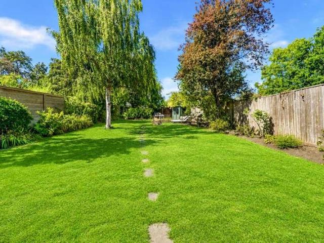 4 bed house for sale