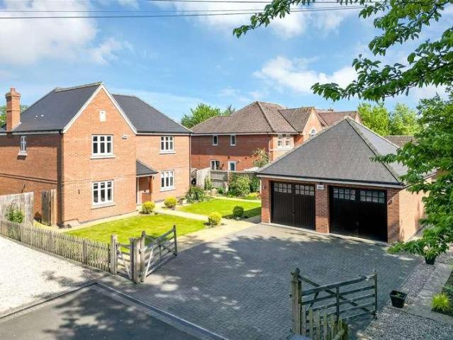 4 bed house for sale