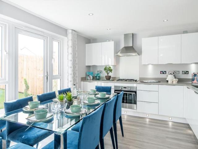 4 bed house for sale