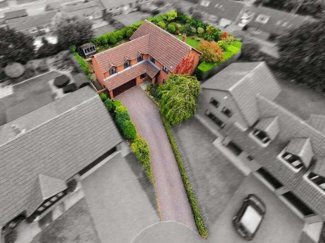 4 bed house for sale