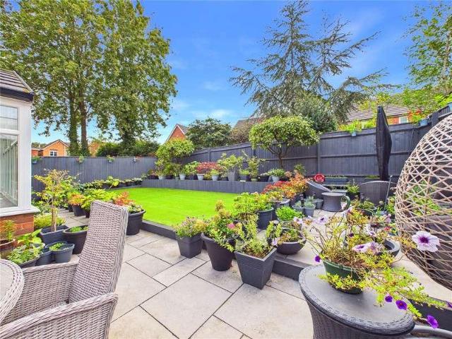 4 bed house for sale