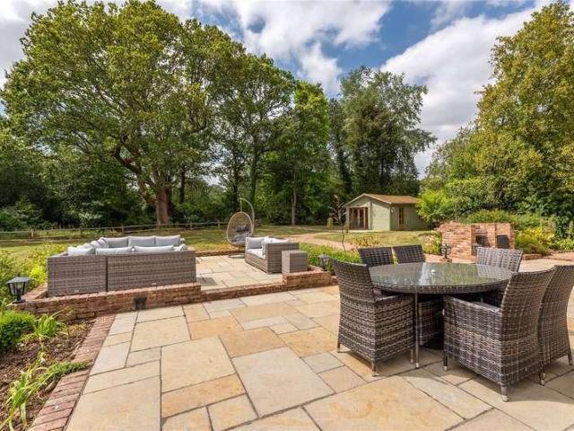 4 bed house for sale