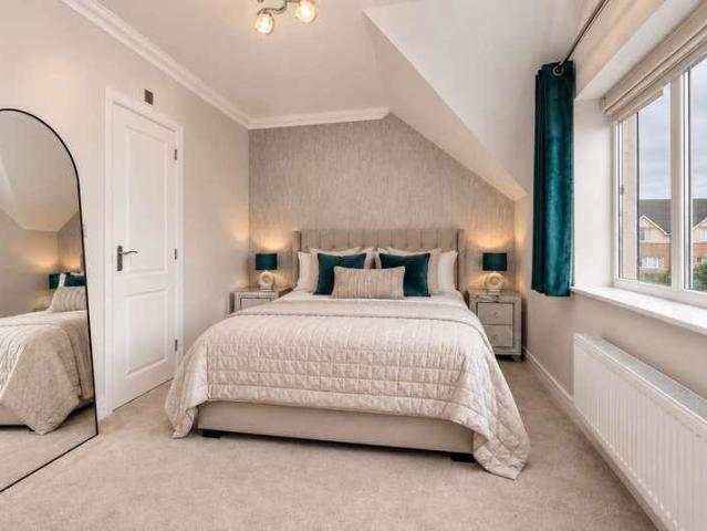 4 bed house for sale