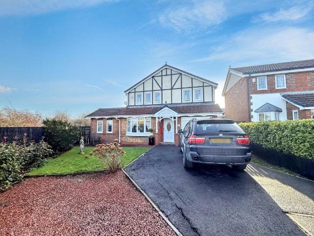 4 bed house for sale