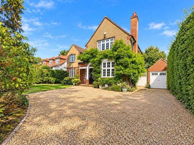 4 bed house for sale