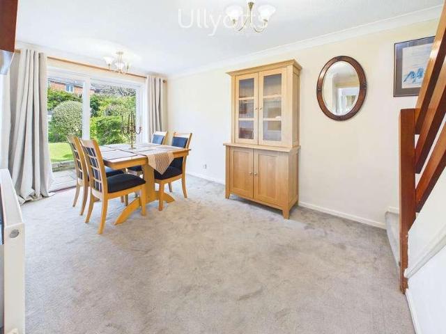 4 bed house for sale