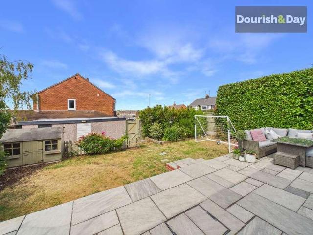4 bed house for sale