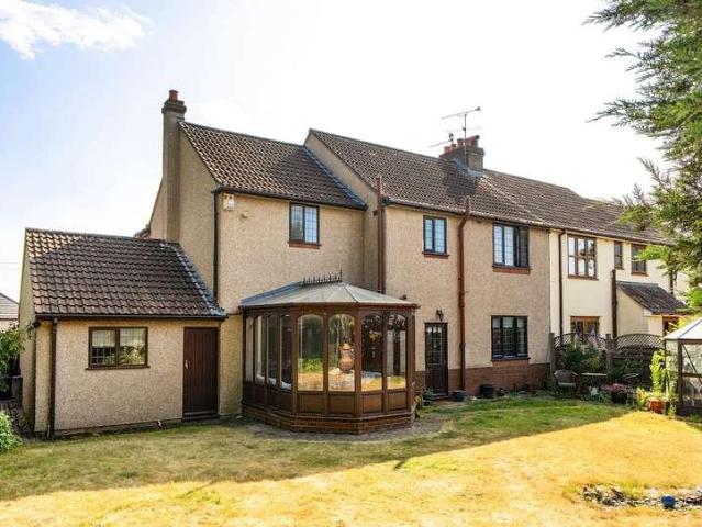 4 bed house for sale