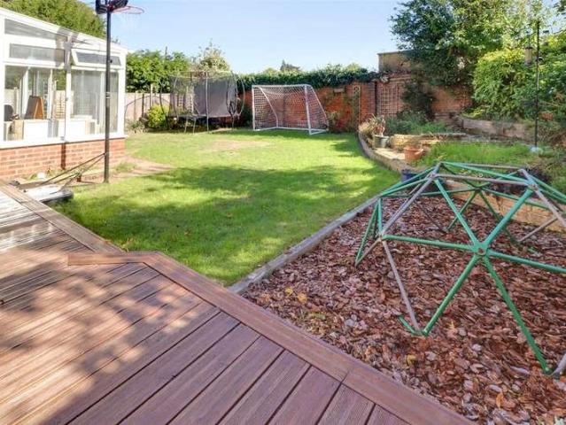 4 bed house for sale