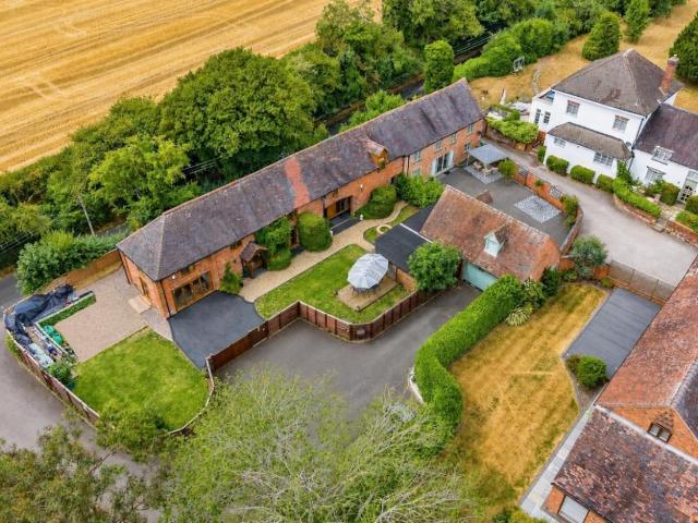 4 bed house for sale