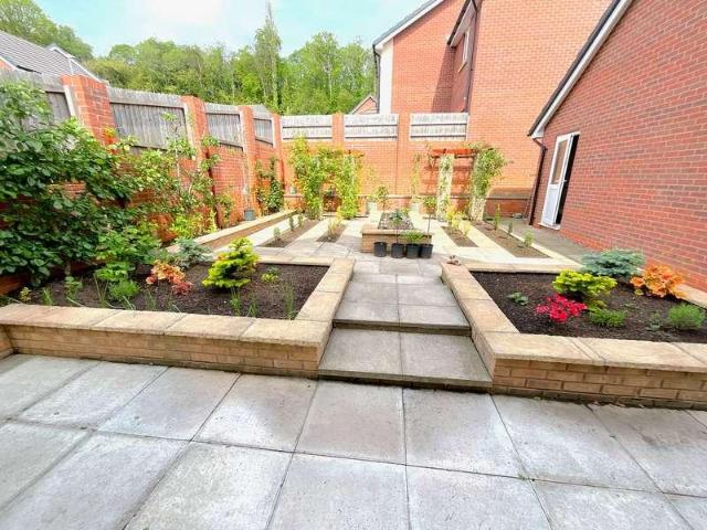 4 bed house for sale