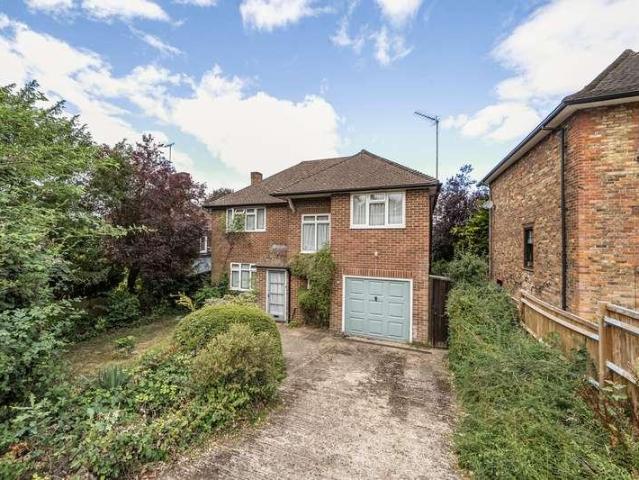 4 bed house for sale