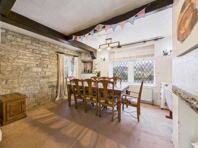 4 bed house for sale