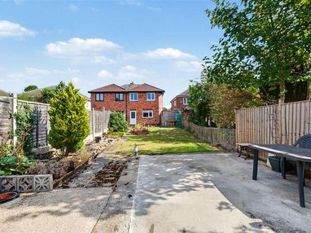 4 bed house for sale
