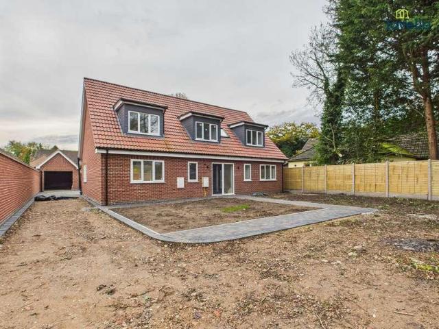 4 bed house for sale