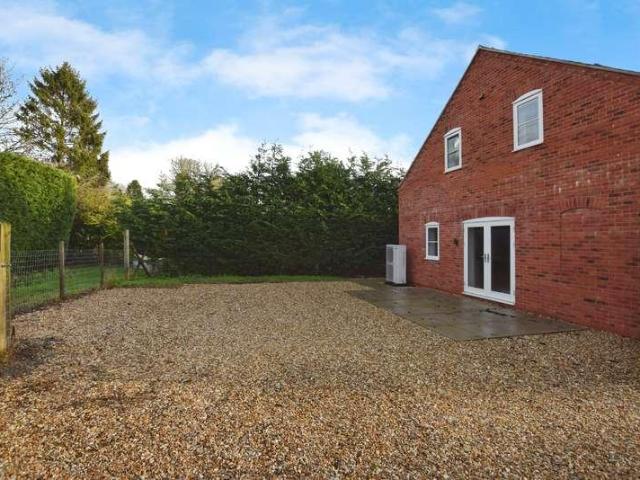 4 bed house for sale