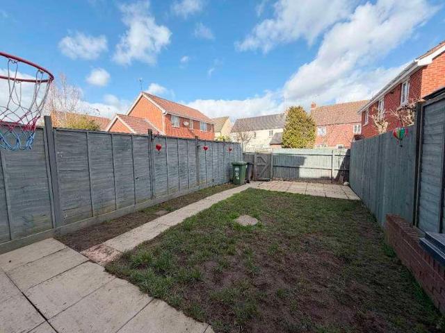 4 bed house for sale