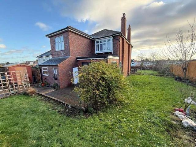 4 bed house for sale