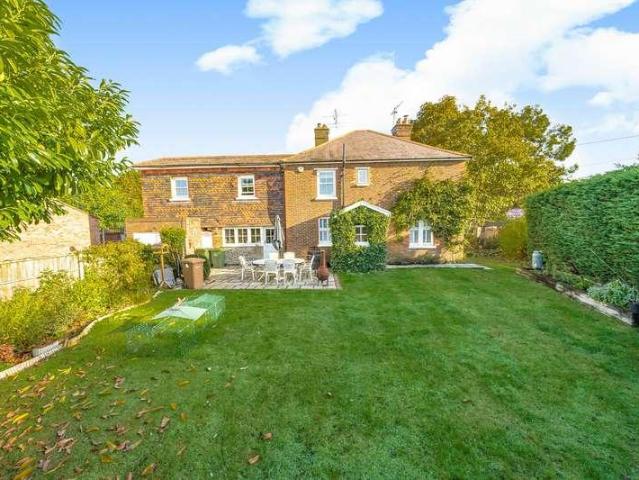 4 bed house for sale