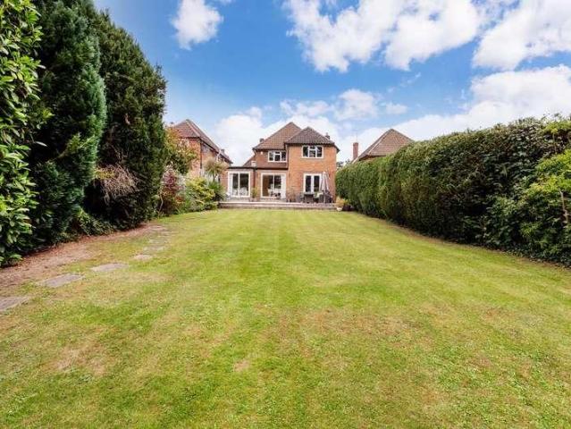 4 bed house for sale