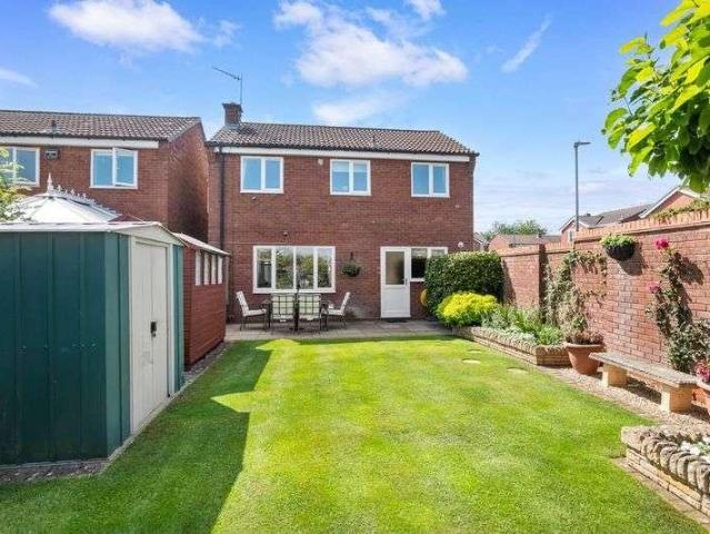4 bed house for sale