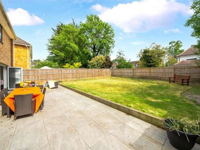 4 bed house for sale