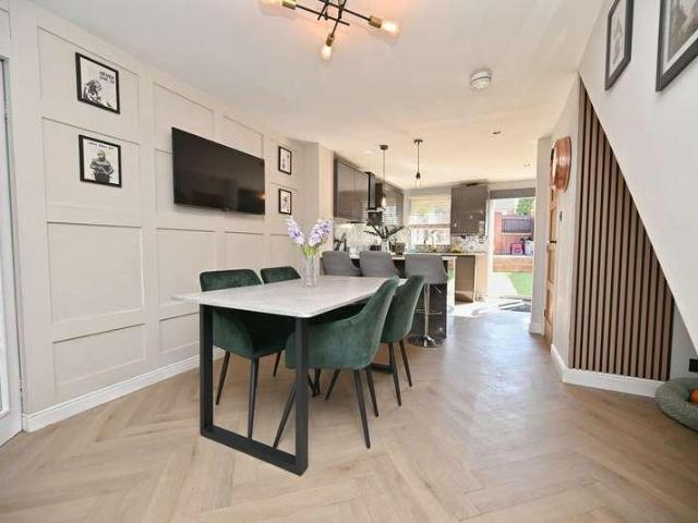 4 bed house for sale