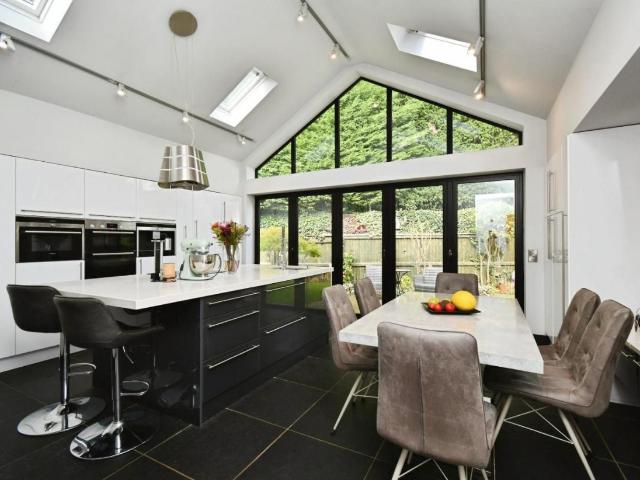 4 bed house for sale